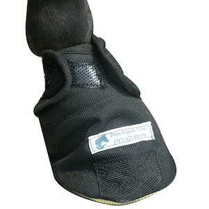 Hoof Boots, Poultices & Liniments Product Roundup 2016